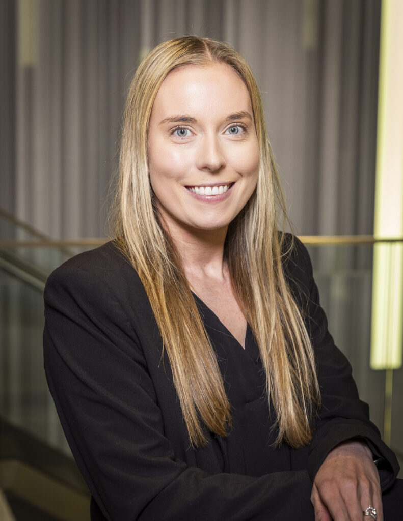 Jenny Greenland-Zee headshot